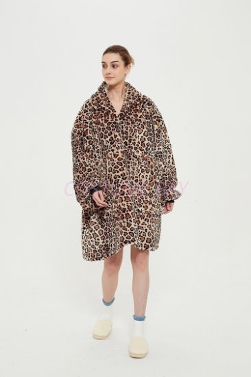 Oversized Winter Blanket Hoodie - Leopard